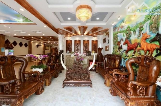 Bán nhà hàng - Khách sạn: Chủ gửi. Khách sạn 5 lầu 1 trệt để xe, mặt tiền đường