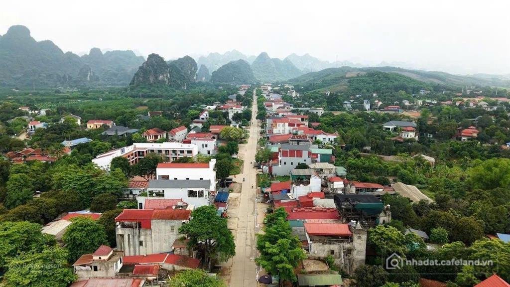 Bán kho, nhà xưởng: Bán gấp ngã ba hàng đồi, 80m², mt 5m, giá 300tr