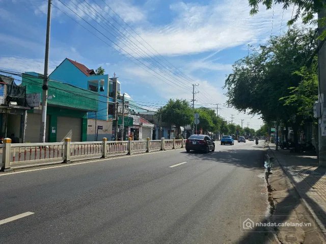 Cho thuê mặt bằng: Cho thuê mặt bằng: Cho thuê Mặt bằng kinh doanh 300m2 giá 26