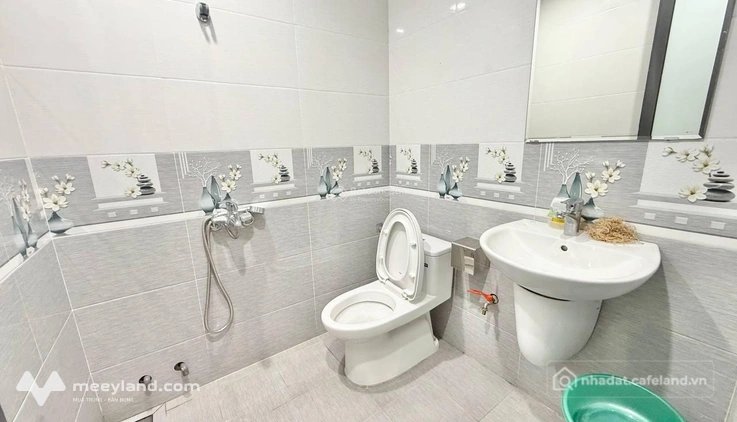 Cho thuê văn phòng: Cho thuê văn phòng Hoàng Văn Thái diện tích 114m, giá 20 tri