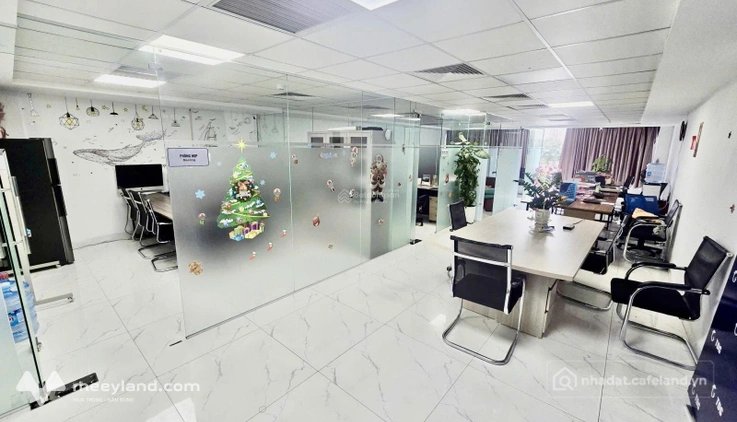 Cho thuê văn phòng: Cho thuê văn phòng mặt phố Giải Phóng (gần Bến xe Giáp Bát)