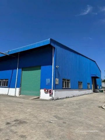 Bán kho, nhà xưởng: Bán Kho, nhà xưởng 34979m2 có sẵn 30803 m2 thổ cư giá 180 tỷ