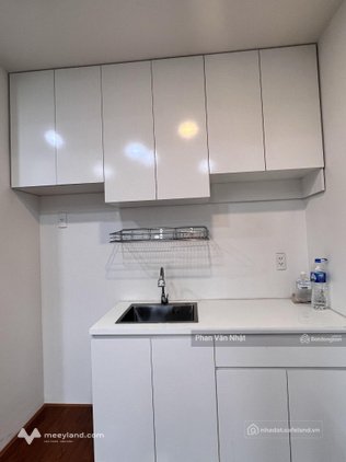 Cho thuê văn phòng: Văn phòng 40m2 có ban công hướng Đông 9tr
