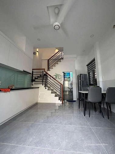 Nhà phố: Cho thuê nhà nguyên căn 3 tầng 2 phòng ngủ trung tâm Nha Trang 15 tr