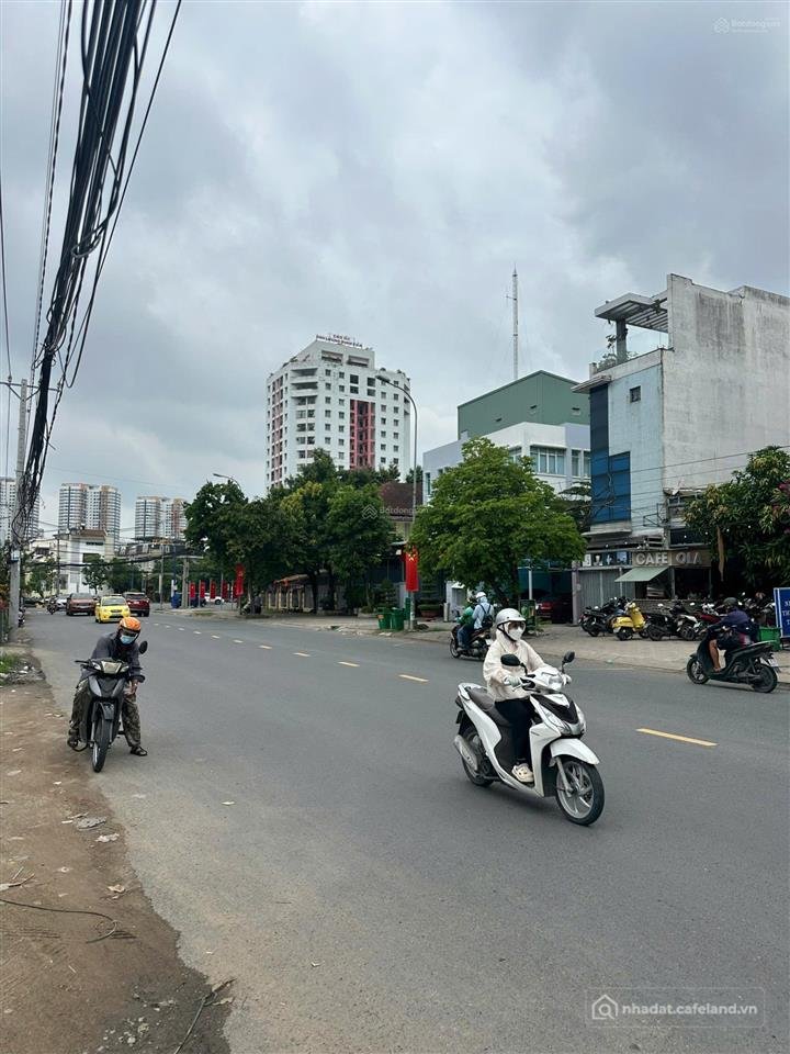 Bán kho, nhà xưởng: Bán cắt lỗ, đất ngang 8m mt đường nguyễn hoàng, quận 2 160m2