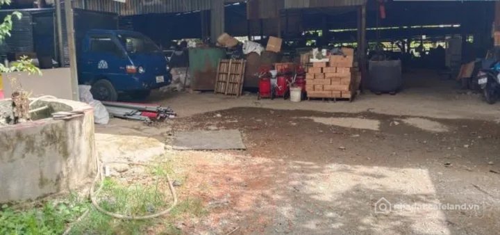 Bán kho, nhà xưởng: Bán Kho, nhà xưởng 1435m2 có sẵn 300 m2 thổ cư giá 38 tỷ tại