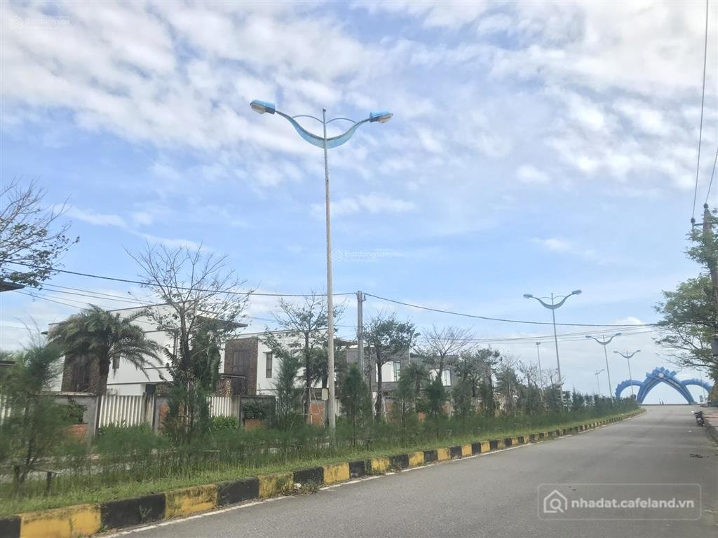 Bán kho, nhà xưởng: Bán đất mặt tiền hoàng sa sát bãi tắm cửa việt, quảng trị ch