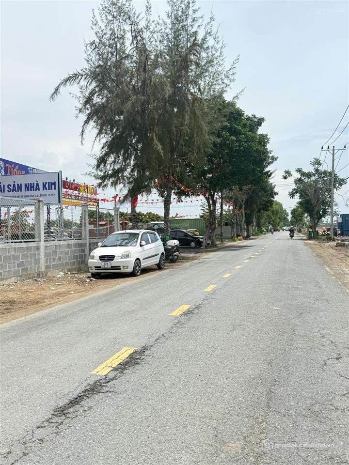 Bán kho, nhà xưởng: Bán đất trung tâm mặt tiền đường duyên hải ngay cổng chính v