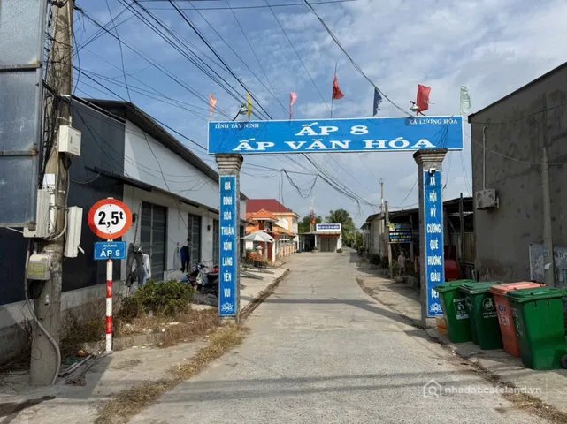 Bán kho, nhà xưởng: Bán nhà kho mt đường beton xe tải ấp 8 , Lương Hòa dt 400m2