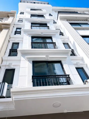 Cho thuê nhà riêng: Cho thuê nhà 6 tầng THANG MÁY tại Mặt phố YÊN HOÀ, CẦU GIẤY.