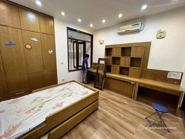 Cho thuê nhà riêng: Cho thuê nhà Ngõ 381 Nguyễn Khang, Cầu Giấy 80m*4 tầng GARA