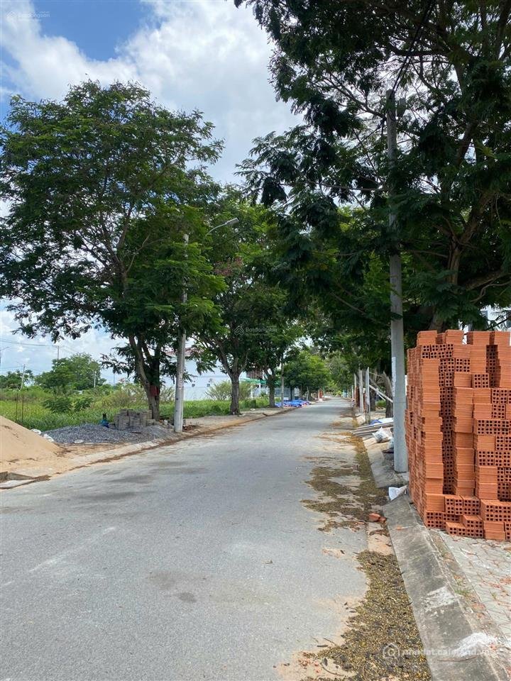 Bán kho, nhà xưởng: Chủ cần tiền bán ngay lô đất 100m2 (5x20) mặt tiền đường tru