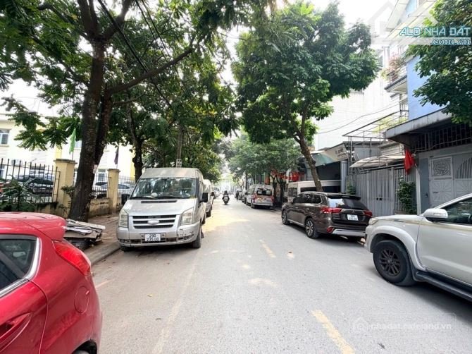 Bán căn hộ Mini, Dịch vụ: BÁN TOÀ VĂN PHÒNG 126M MẶT PHỐ ĐỖ NHUẬN, KHU NGOẠI GIA