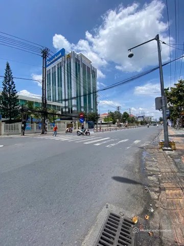Cho thuê mặt bằng: Cho thuê Mặt bằng kinh doanh 182.5m2 giá 60 triệu tại Đường Đ