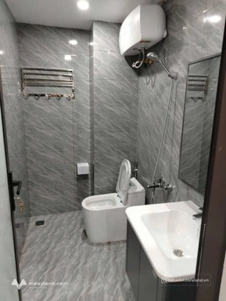 Cho thuê mặt bằng: Cho thuê nhà nguyên căn 5 tầng đầy đủ tiện nghi tại Giáp Bát,