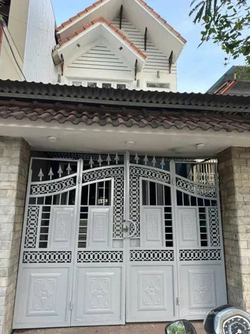 Cho thuê nhà riêng: CHO THUÊ NHÀ 3 TẦNG TRÀ NA 4 LÀM VIỆC TRỰC TIẾP GIÁ TỐT !