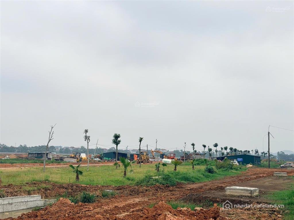 Bán kho, nhà xưởng: Bán gấp nhà máy 2000 m2 cụm cn kim động, lương bằng, hưng yê