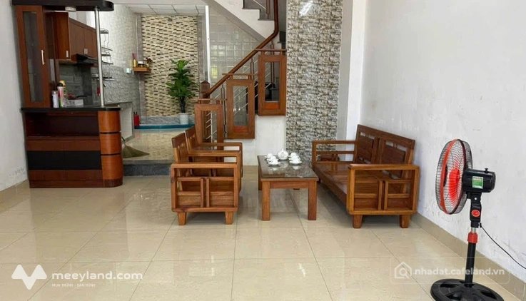 Cho thuê mặt bằng: Cho thuê nhà 4 tầng 2 mặt tiền thoáng mát tại đường Ngô Quyền