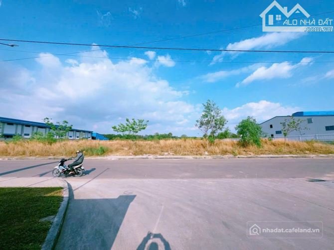 Bán đất nông, lâm nghiệp: Bán đất xây dựng nhà xưởng tại KCN Long Khánh, Đồng Na