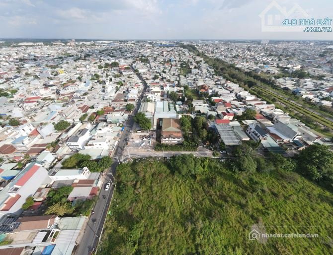 Bán đất nông, lâm nghiệp: Bán lô đất gần 6500m2 góc 3 mặt tiền gần Amata, Long B
