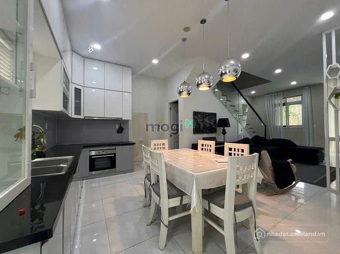 Biệt thự: Nhà View Công Viên Park Riverside - Liên Phường Q9 - 4PN 4WC - NT Đẹp