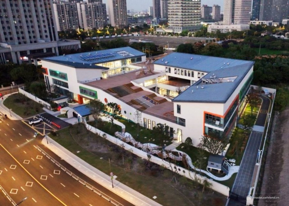 210 TỶ _ TRƯỜNG MẦM NON DUY TÂN CẦU GIẤY _ 1200M2_ DOANH THU 1 TỶ/THÁNG