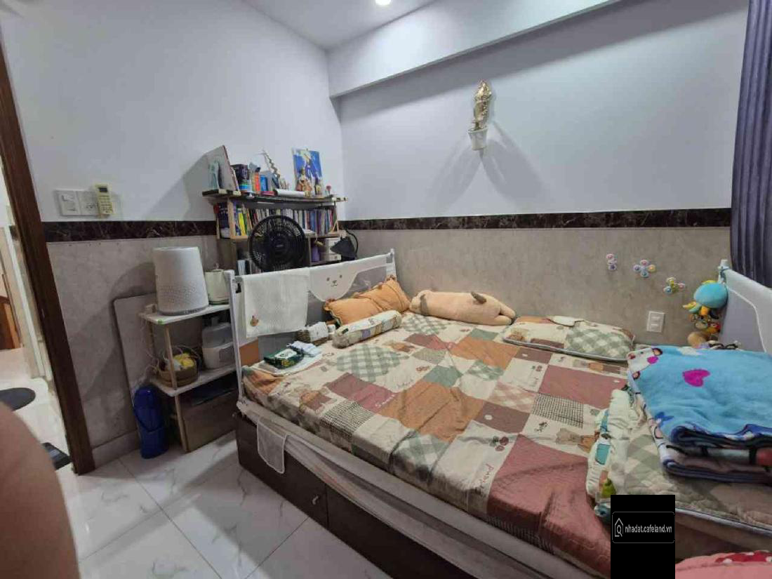 nhà bán lê trực 4 tầng sổ hồng riêng, gần bệnh viện, chợ