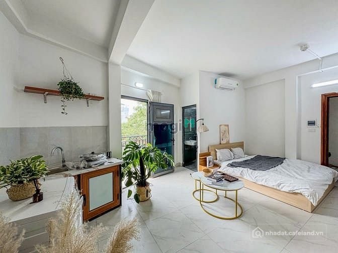 Nhà hàng - Khách sạn: Hồ Tây Full Đồ Ban Công Giá Tốt Ở Luôn