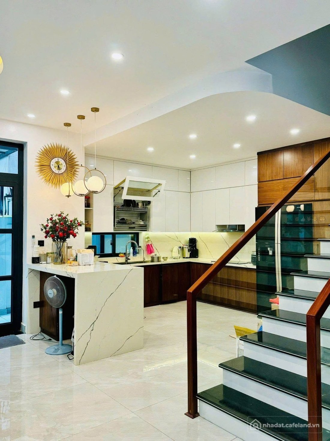 Nhà riêng: Cho thuê nhà 4 tầng tại Vinhomes Imperia Thượng Lý, Hải Phòng