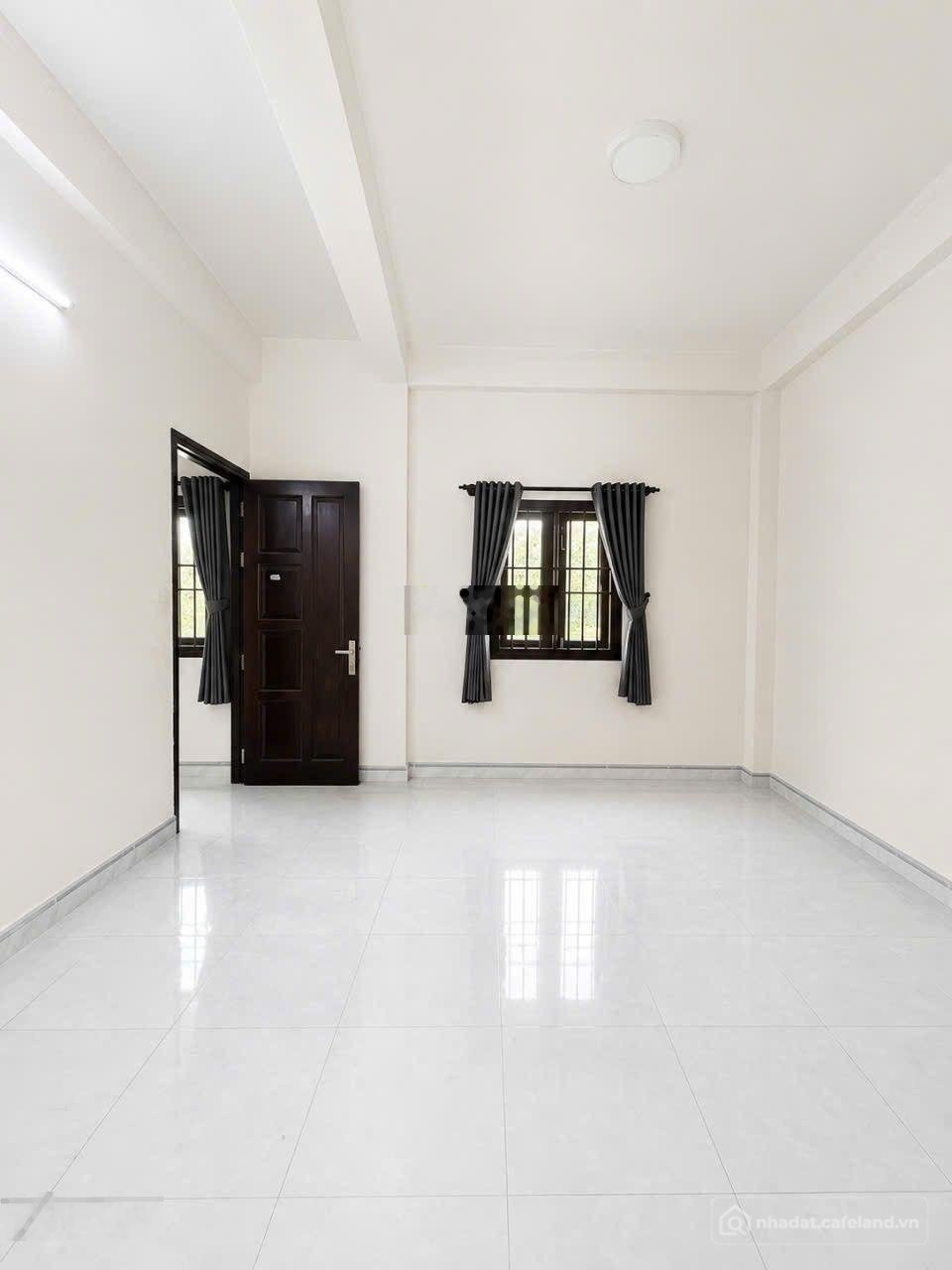 Nhà riêng: Cho thuê nhà mặt tiền đs 5 Linh Xuân