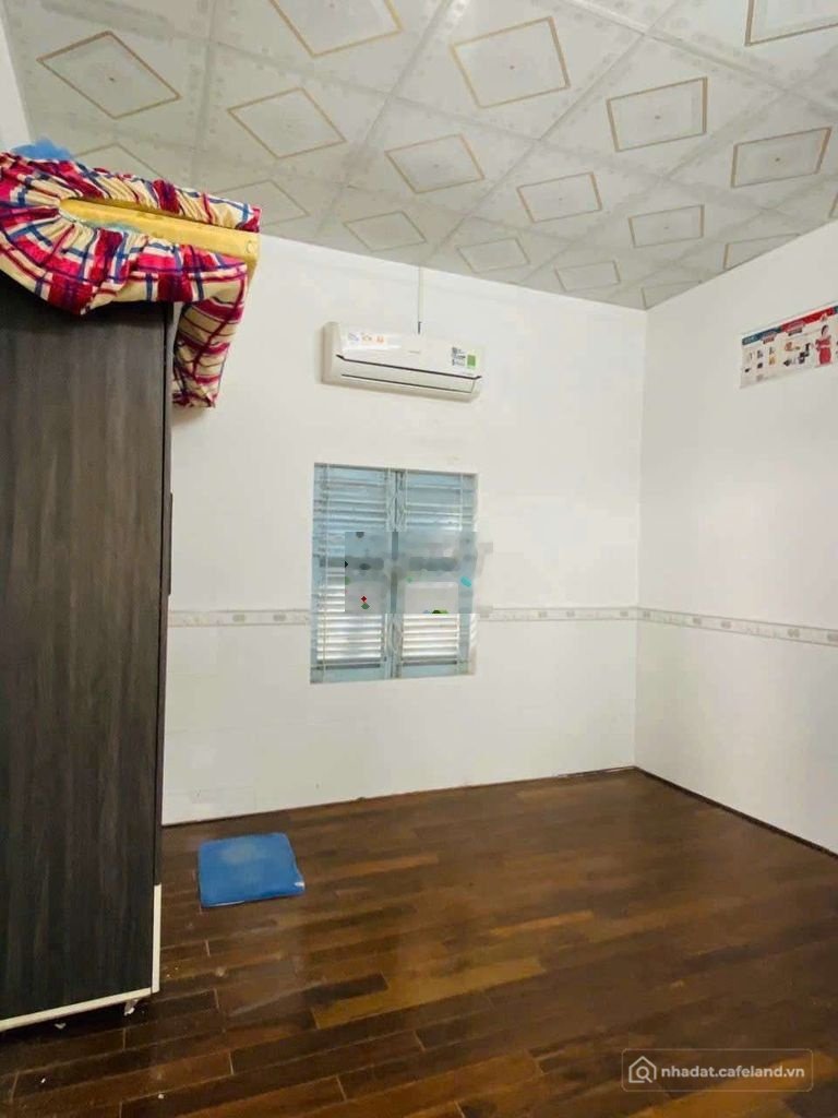 Nhà riêng: Cho thuê nhà sân vườn 1.300m2 thích hợp ở và kd cà phê sân vườn