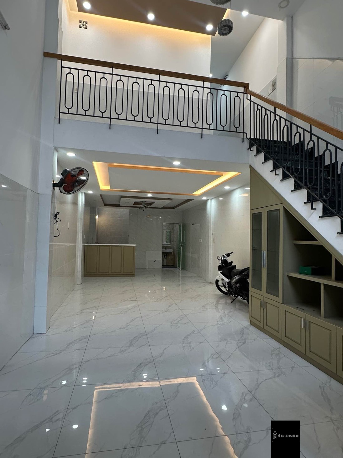Chủ cần gấp hạ 700tr, nhà còn mới, ngang hơn 4m. Hxh.Nhà xây kiên cố