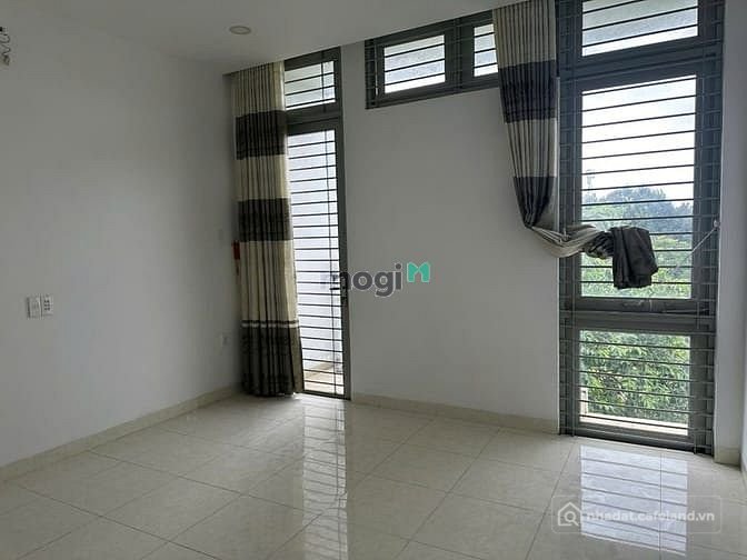 Phòng trọ: [Chính chủ] cho thuê nguyên lầu 2 rộng 80m² - gần đh văn lang cs3