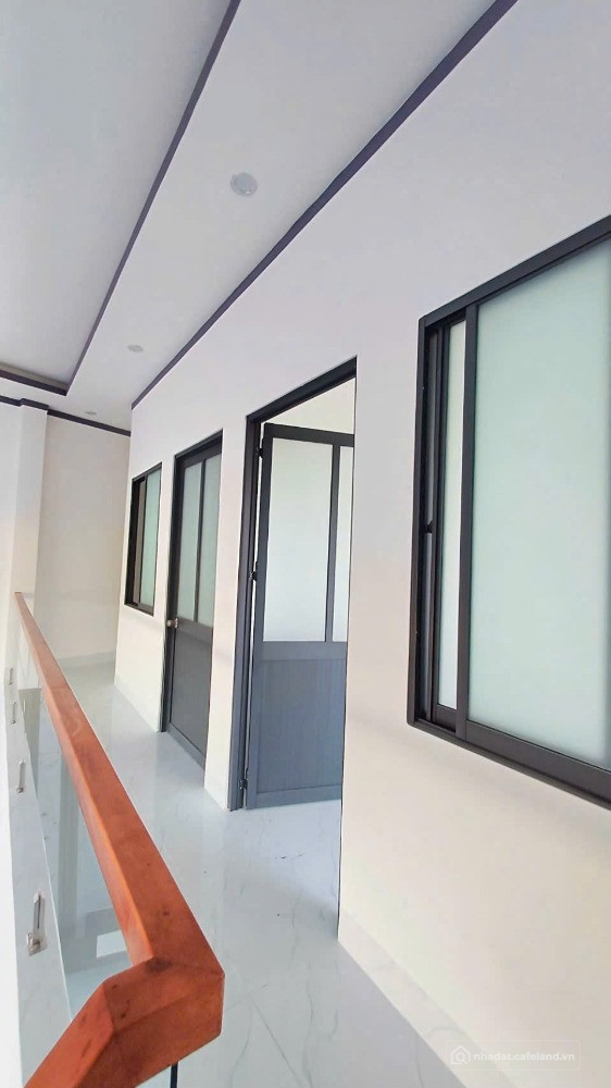 Nhà hoàn thiện 1 trệt 1 lửng 3 phòng ngủ trả trước 300 nhận nhà.