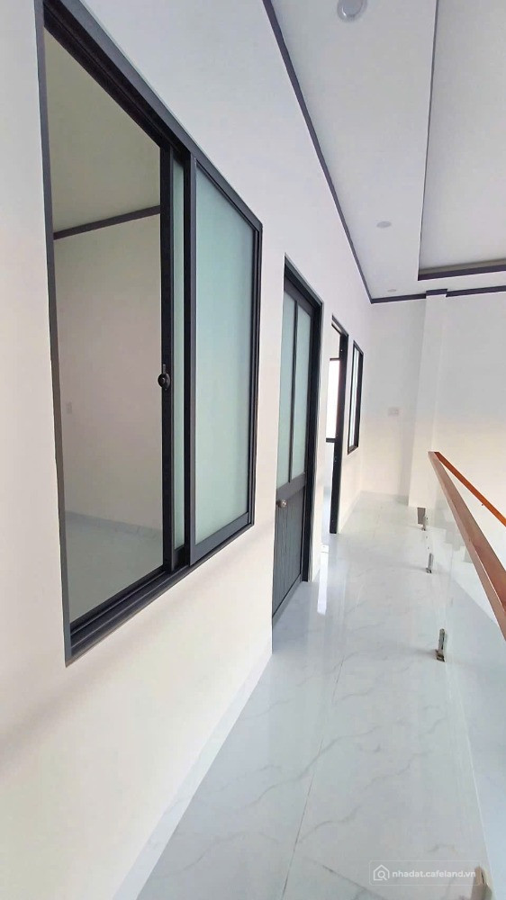 Nhà hoàn thiện 1 trệt 1 lửng 3 phòng ngủ trả trước 300 nhận nhà.