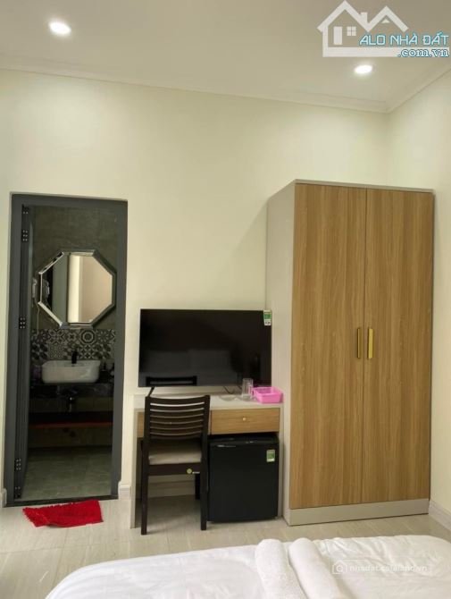 Bán nhà hàng - Khách sạn: Bán khách sạn mặt tiền Hai Bà Trưng phường 6 Đà Lạt vừ