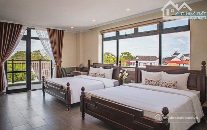 Bán nhà hàng - Khách sạn: Bán khách sạn hai mặt tiền Yersin P9 Đà Lạt ngay trung