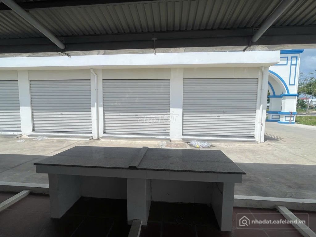 Nhà hàng - Khách sạn: Kiosk chợ Mới Bình Đại