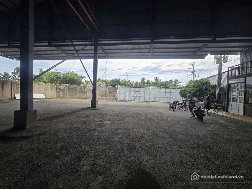 Văn phòng: Cho thuê nhà kho và đất trống