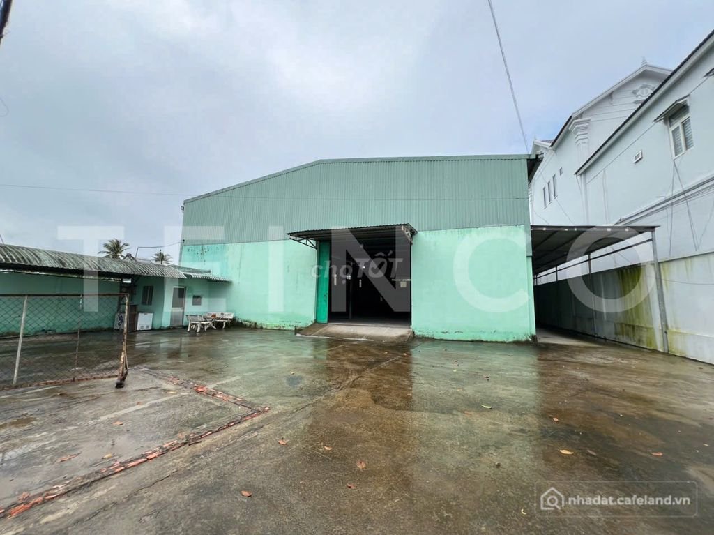 Văn phòng: Kho xưởng bãi 1.100 m² kho xây dựng 650 m² đất chuyên dùng, điện 3 ph
