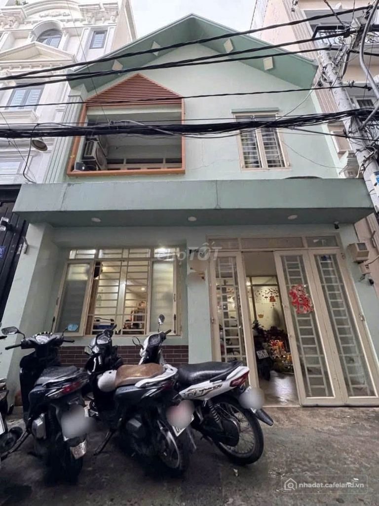 Biệt thự: Nhà mới BTCT ngang lớn 5.8m, Q7, 15tr/tháng