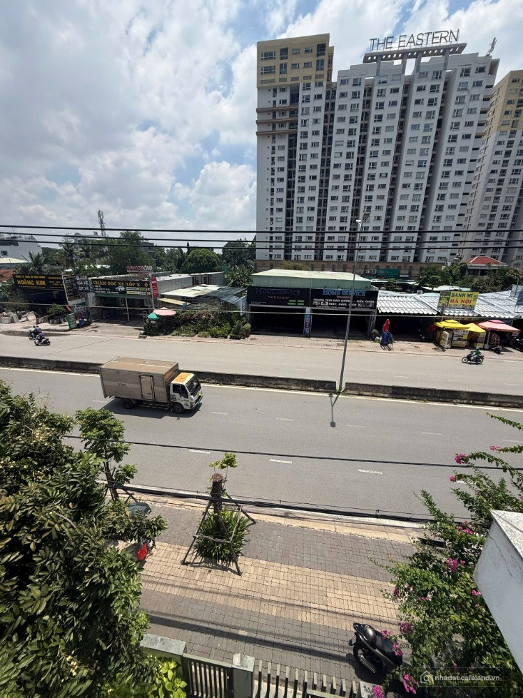 Cần bán 2 căn nhà vị trí đẹp,tiềm năng, mặt tiền đường Liên Phường rộng 30m