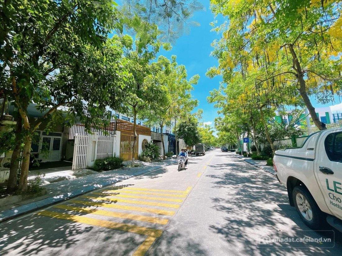 Văn phòng: Cho thuê văn phòng tầng 1 lối đi riêng đường 20m giá 7,5tr. Lh 091303