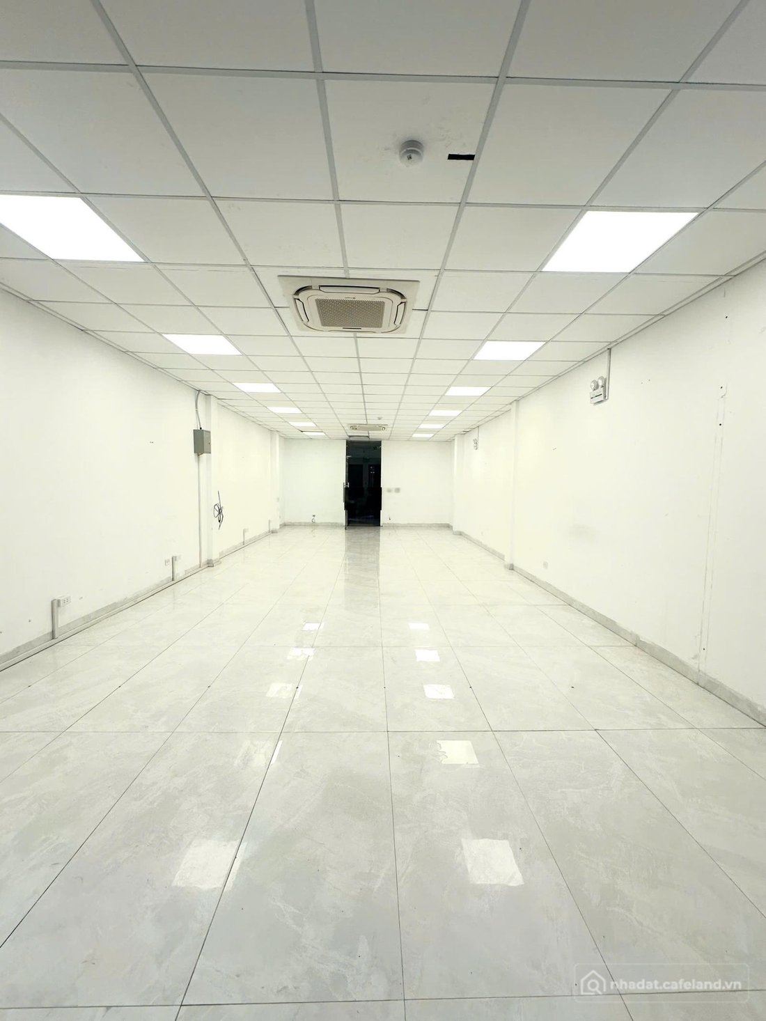 Văn phòng: Cho thuê văn phòng 15 triệu VND, 100m2 tại phố Trung Kính, phường Yên