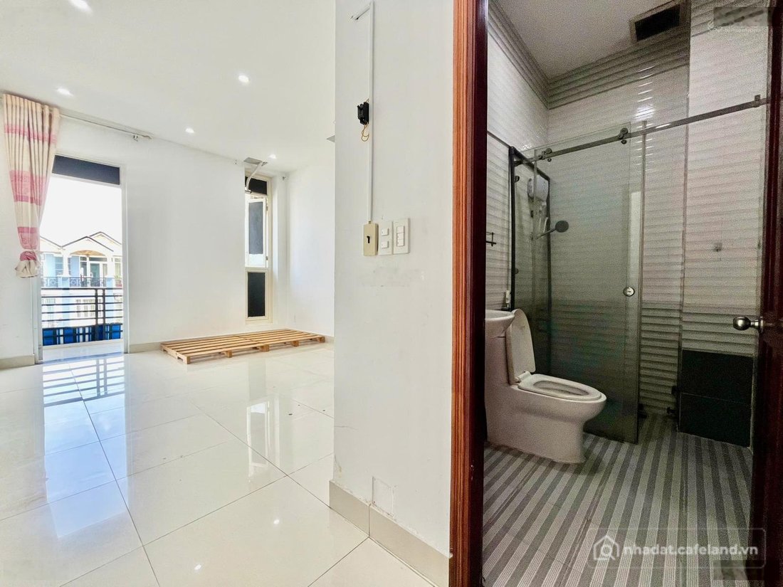 Phòng trọ: Studio Full Nội thất có Ban công riêng siêu rộng ngay Phú Thuận Q7 sá