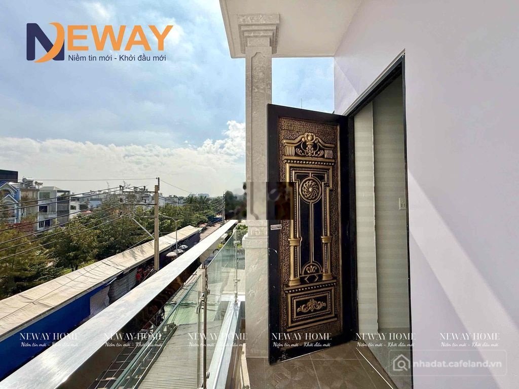Phòng trọ: Trống sẵn phòng gác ban công cách aeon mall tân phú 5 phút