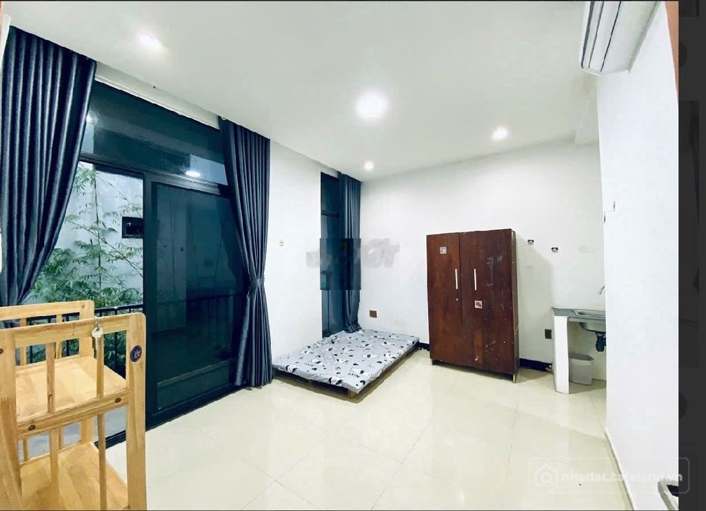Phòng trọ: Phòng 3tr5, nội thất cơ bản, ban công riêng ngay đại học umt - cát lá