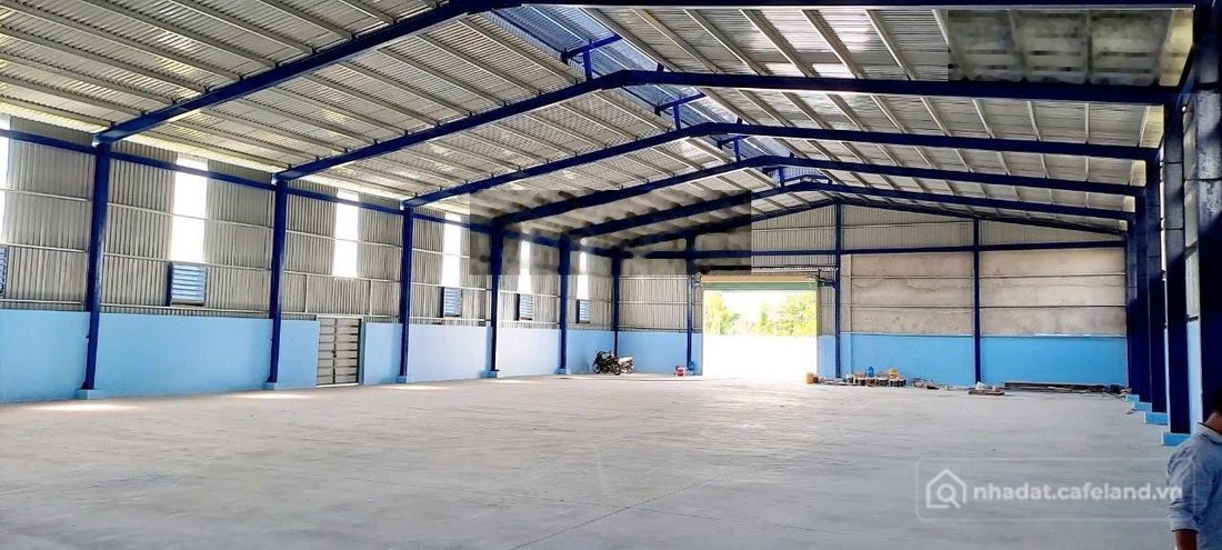 Bán kho, nhà xưởng: GẤP! Bán kho xưởng full SKC 2.363m gần QL80 đường container,
