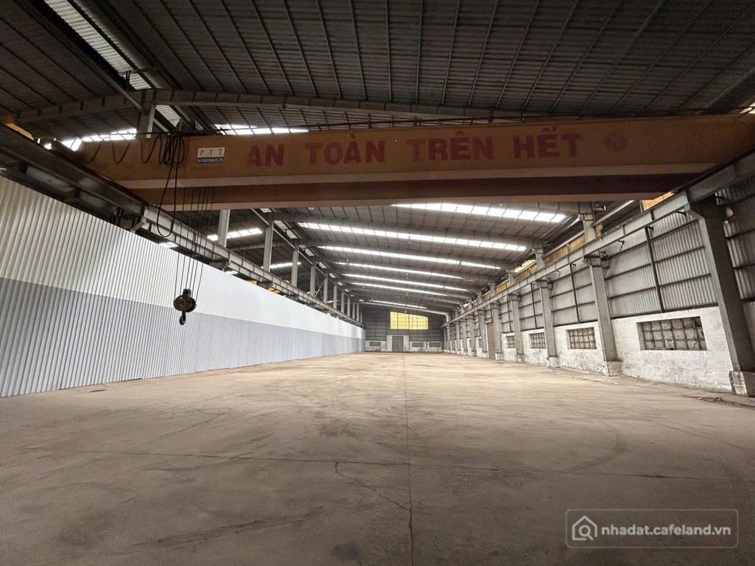 Bán kho, nhà xưởng: Cho thuê kho xưởng 1.890m2 khu công nghiệp Tân Tạo, Bình Tân