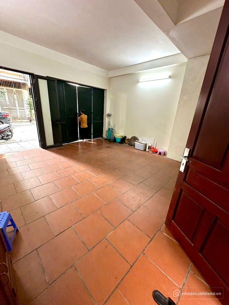 Nhà riêng: 15 triệu- 75m²- 4T- VỈA HÈ Ô TÔ TRÁNH- Ở+ VP Khu 918 Phúc Đồng